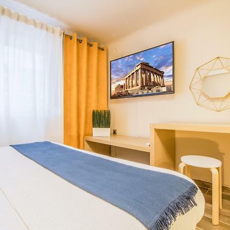 Cozy And Central Apartment Athene Buitenkant foto
