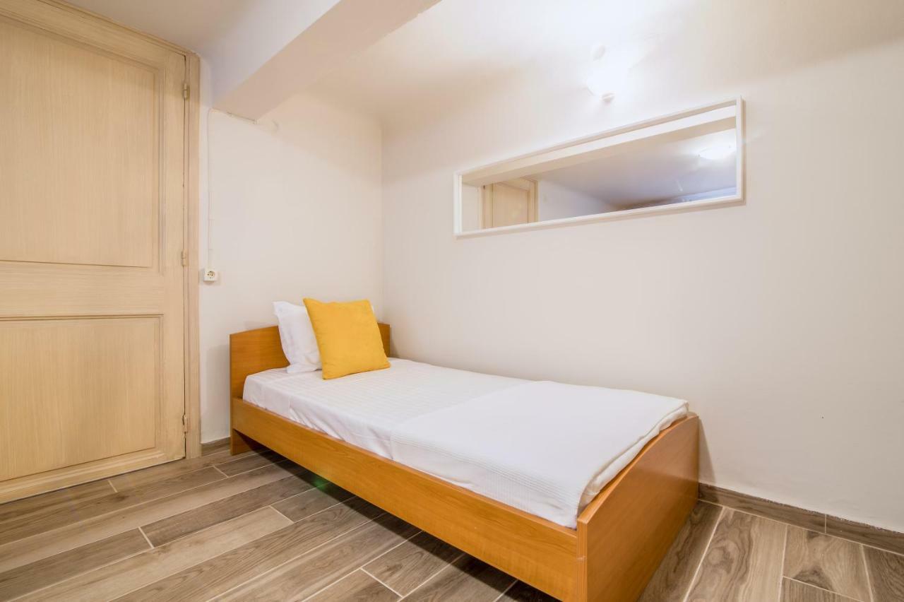 Cozy And Central Apartment Athene Buitenkant foto