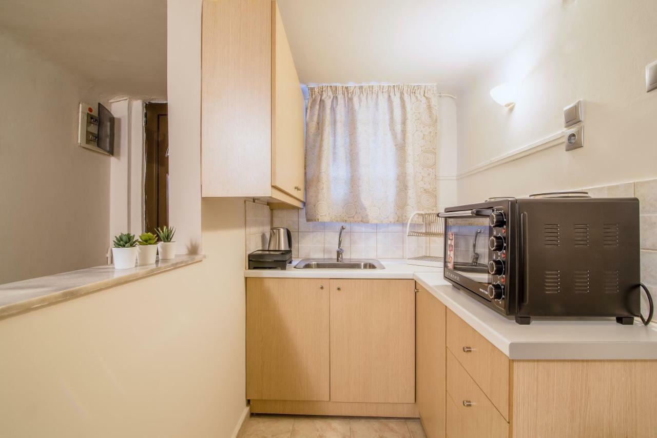 Cozy And Central Apartment Athene Buitenkant foto